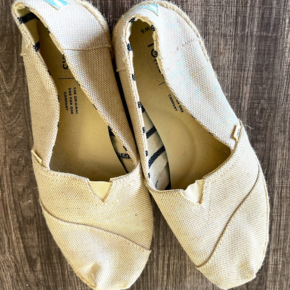 Toms
